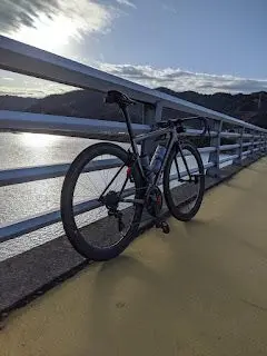 かっこよく写っているけど後輪に空気はほとんど入ってない